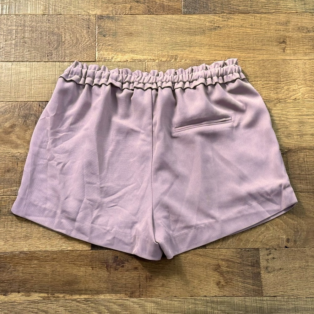 Lulu’s Shorts - Picture 2 of 2